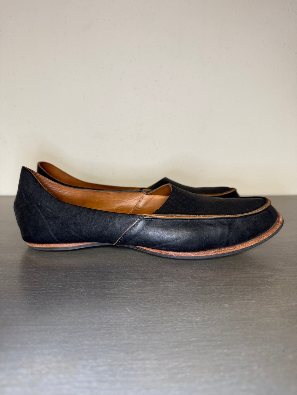 Cydwoq Cliff Dweller Women's Italian Leather Loafers Size 10.5 Made in CA - Picture 3 of 11
